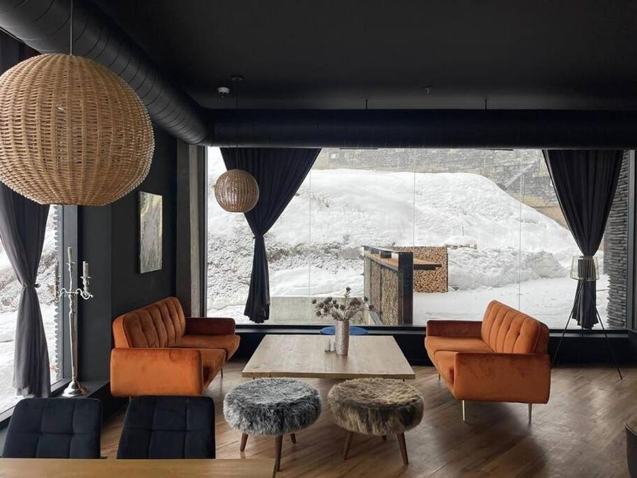 Gudauri Ski Resort Aparthotel ภายนอก รูปภาพ